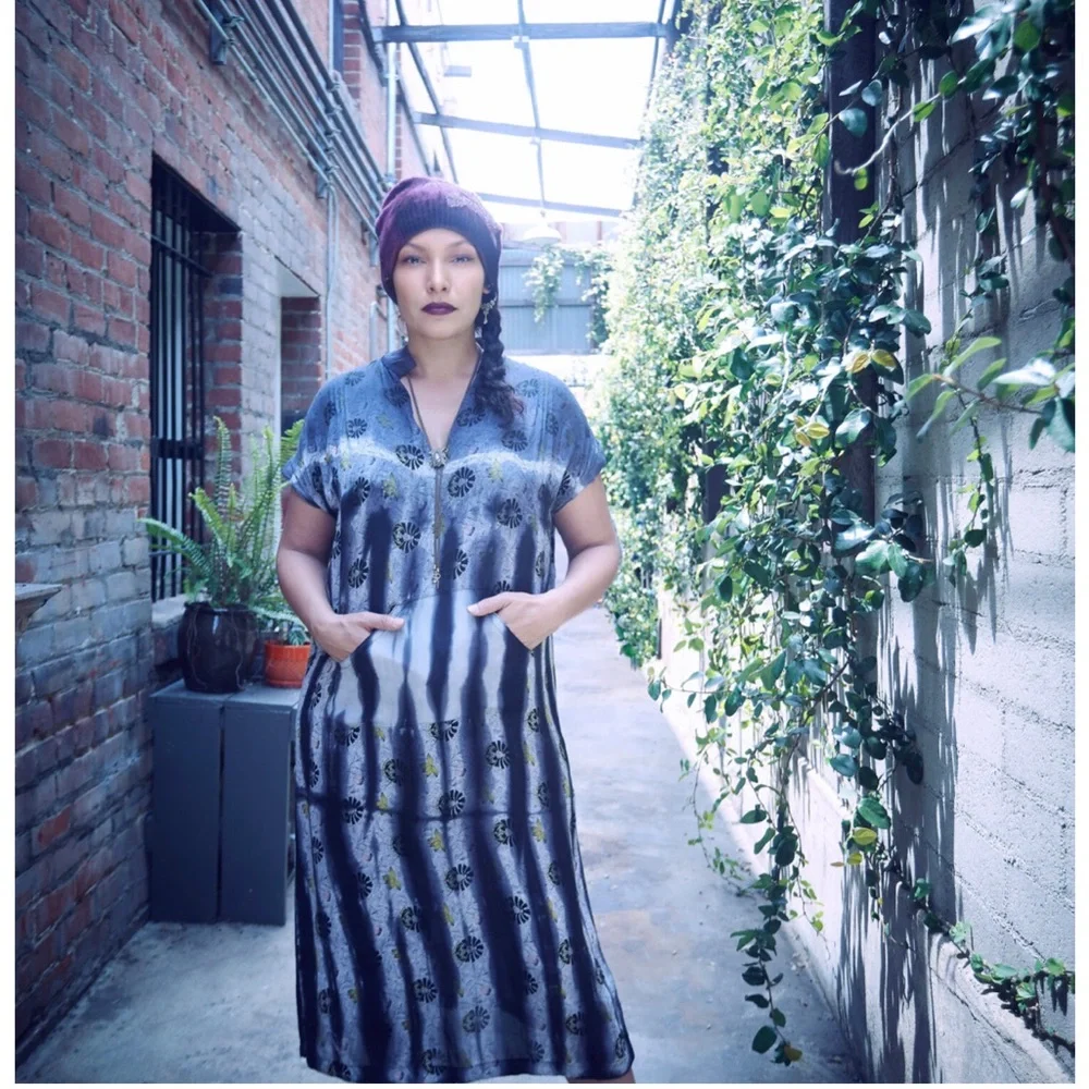 Elegant Gray and Yellow Maxi Dress - Picture 3 of 12